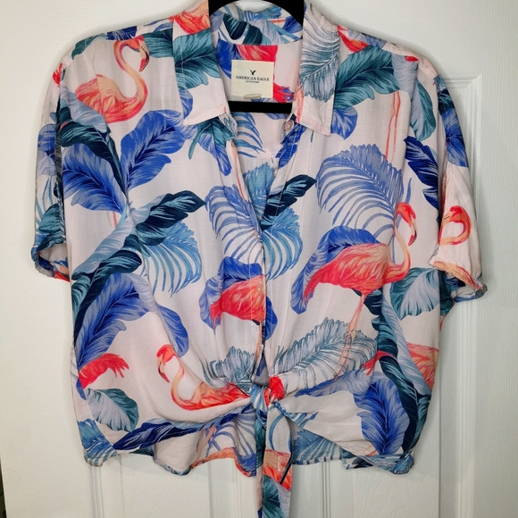 ๐ฆฉAE flamingo cropped knot shirt M - Picture 3 of 7